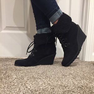 Black boot / wedges